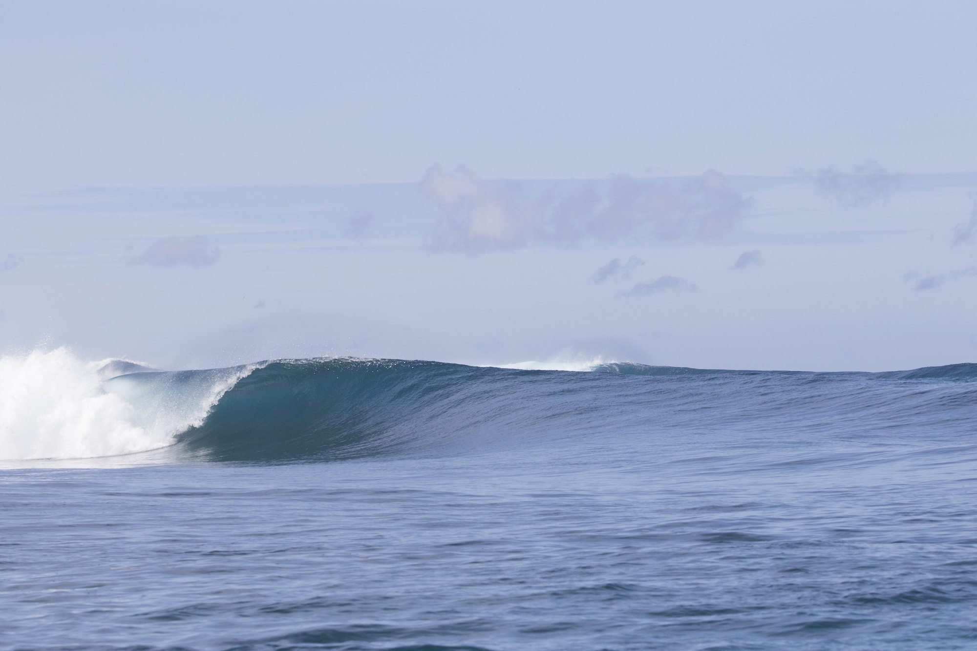 mini hollow wave, surf banyak